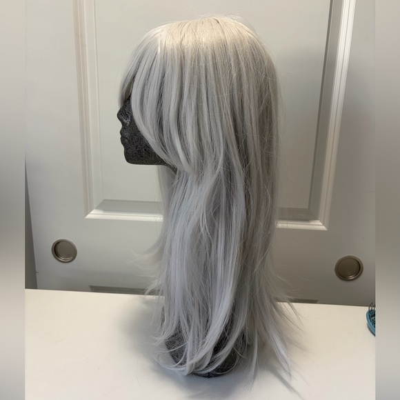 Long Layered Silvery Grey Wig with Swept Bangs - Picture 3 of 7